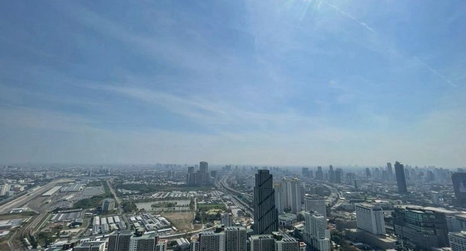Condo en alquiler de 1 habitaciones en Huai Khwang, Bangkok
