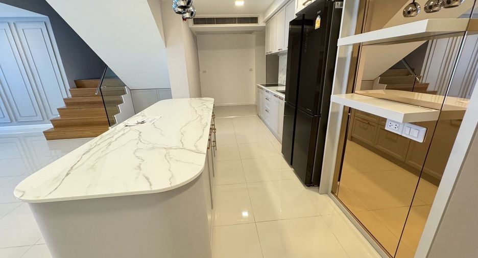 For sale and for rent 3 bedrooms condo in Khlong Toei, Bangkok