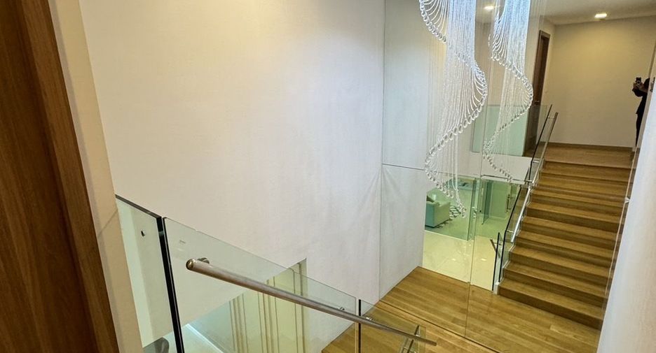 For sale and for rent 3 bedrooms condo in Khlong Toei, Bangkok