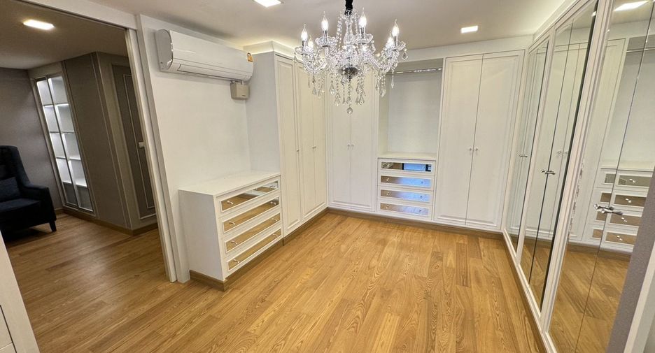 For sale and for rent 3 bedrooms condo in Khlong Toei, Bangkok