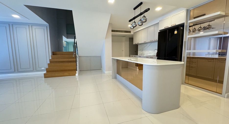 For sale and for rent 3 bedrooms condo in Khlong Toei, Bangkok
