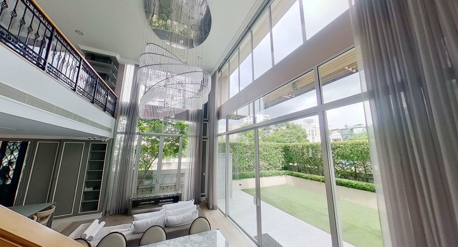 For sale and for rent 3 bedrooms townhouse in Watthana, Bangkok