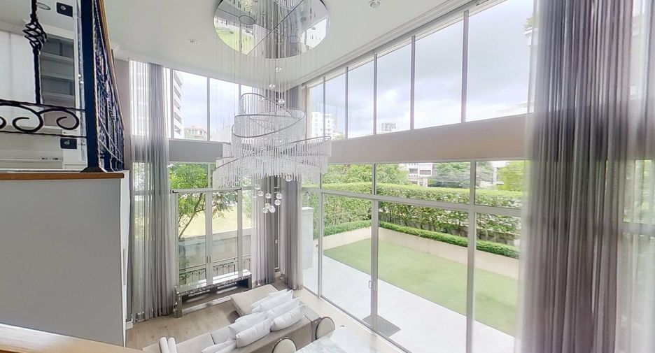 For sale and for rent 3 bedrooms townhouse in Watthana, Bangkok