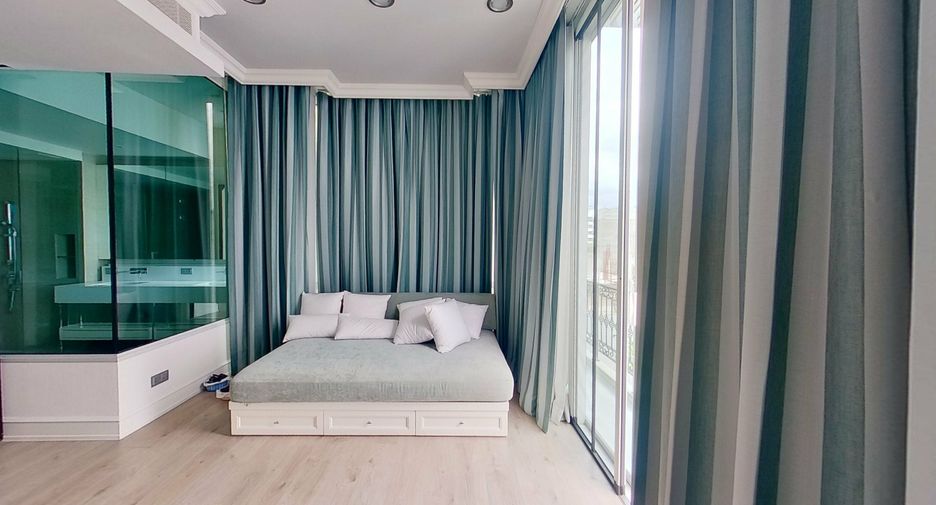 For sale and for rent 3 bedrooms townhouse in Watthana, Bangkok