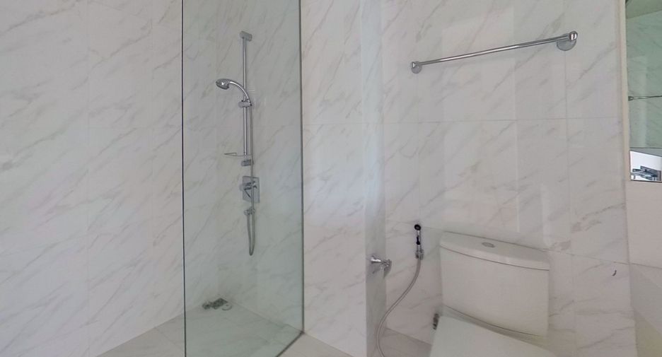 For sale and for rent 3 bedrooms townhouse in Watthana, Bangkok
