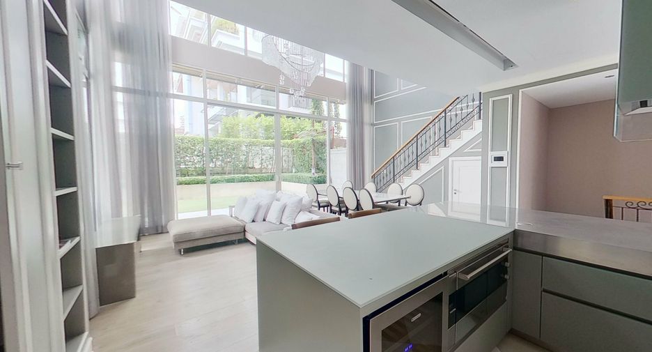 For sale and for rent 3 bedrooms townhouse in Watthana, Bangkok