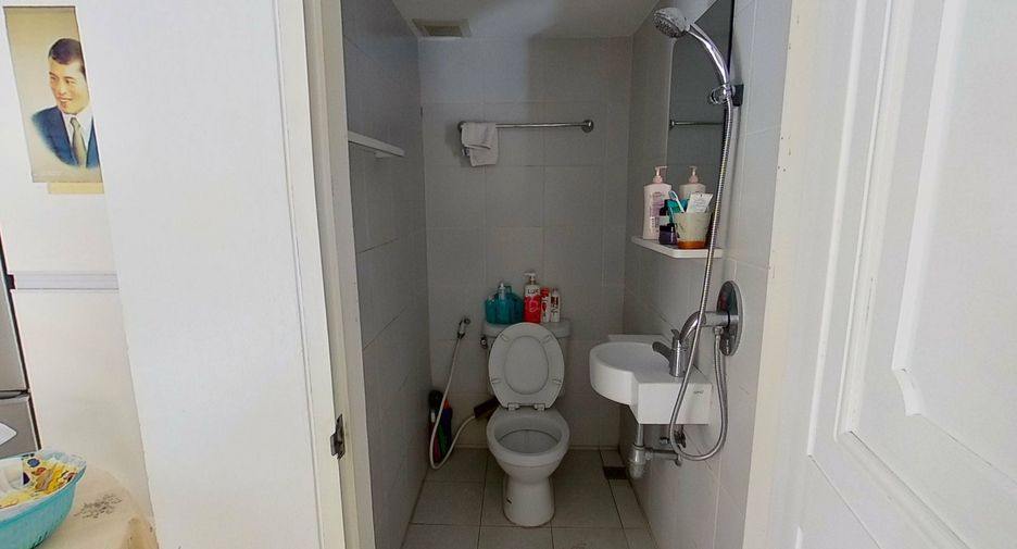 For sale and for rent 3 bedrooms townhouse in Watthana, Bangkok