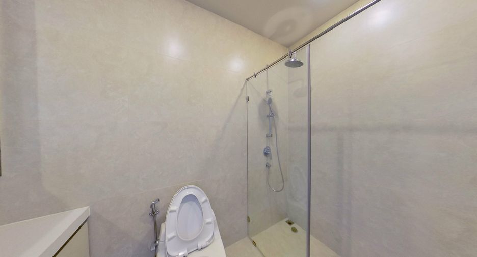 For sale and for rent 3 bedrooms townhouse in Watthana, Bangkok