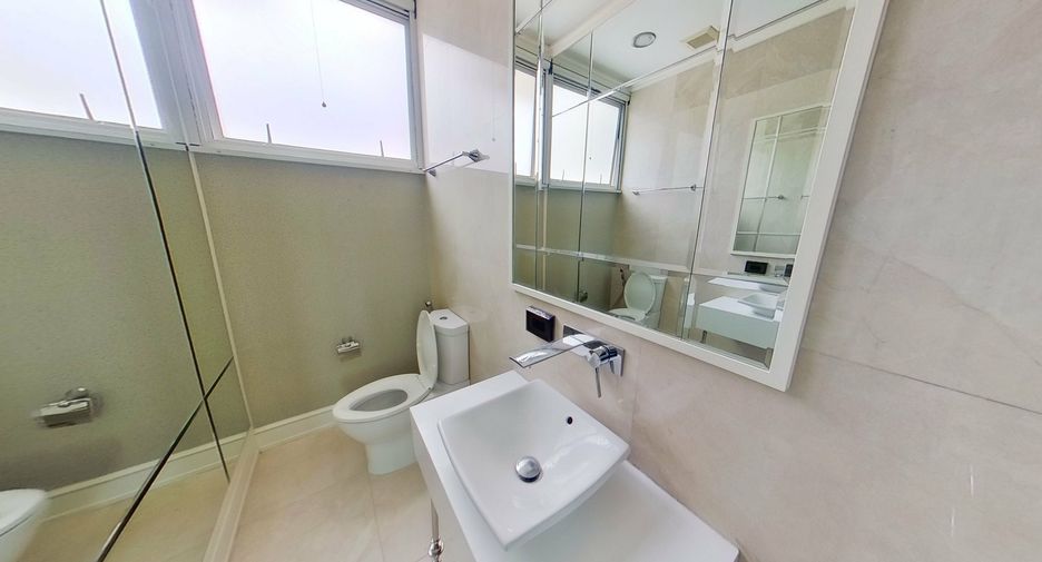 For sale and for rent 3 bedrooms townhouse in Watthana, Bangkok
