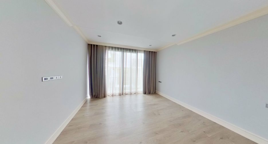 For sale and for rent 3 bedrooms townhouse in Watthana, Bangkok