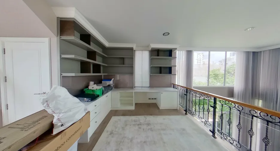 For sale and for rent 3 bedrooms townhouse in Watthana, Bangkok