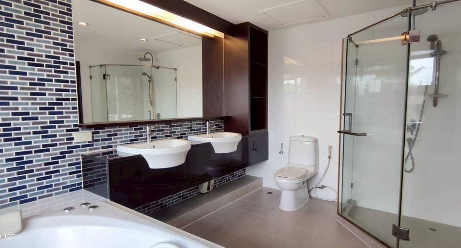 For rent 4 bedrooms condo in Sathon, Bangkok