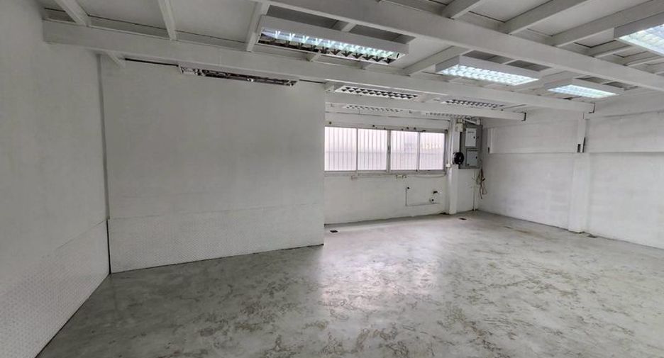 出租 3 卧室 独立屋 在 Huai Khwang, 曼谷