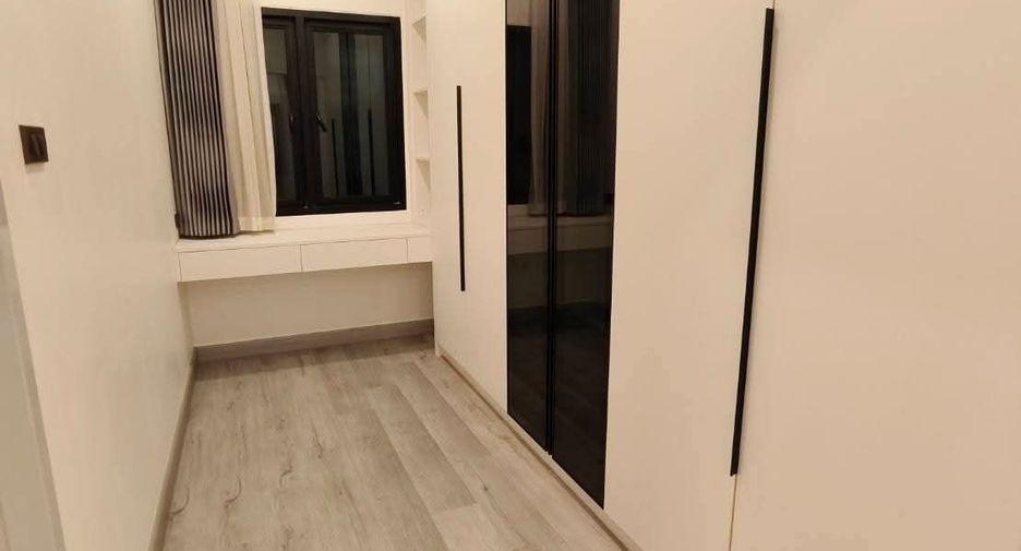 Casa en alquiler de 5 habitaciones en Bang Lamung, Chonburi