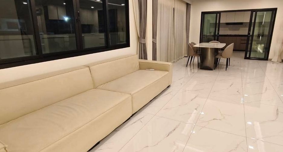 Casa en alquiler de 5 habitaciones en Bang Lamung, Chonburi