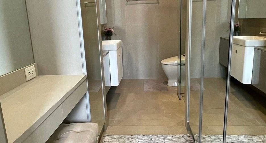 For rent 1 bed condo in Pathum Wan, Bangkok