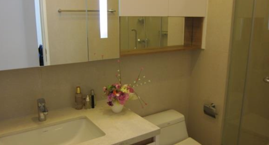 For rent 2 bedrooms condo in Pathum Wan, Bangkok