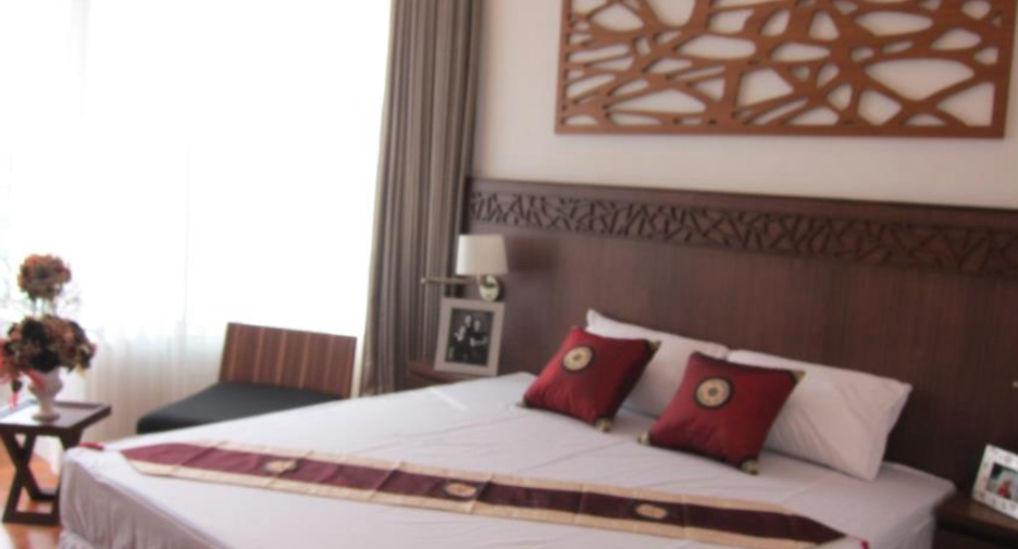 For rent 2 bedrooms condo in Pathum Wan, Bangkok