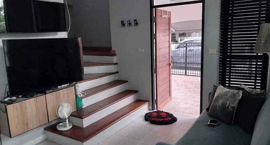 For rent 3 bedrooms townhouse in Lat Phrao, Bangkok