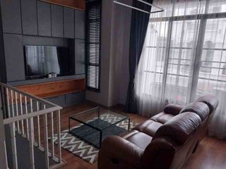 Casa adosada en alquiler de 3 habitaciones en Lat Phrao, Bangkok