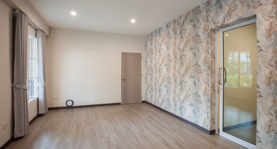 For rent 3 bedrooms house in Sai Mai, Bangkok