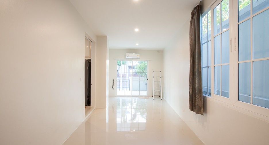 For rent 3 bedrooms house in Sai Mai, Bangkok