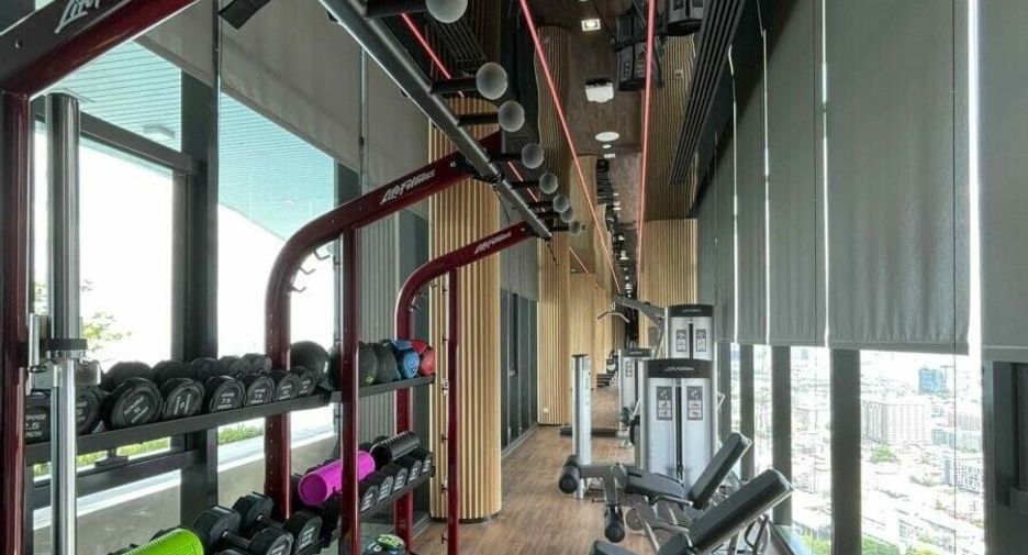 À vendre studio condo à Huai Khwang, Bangkok