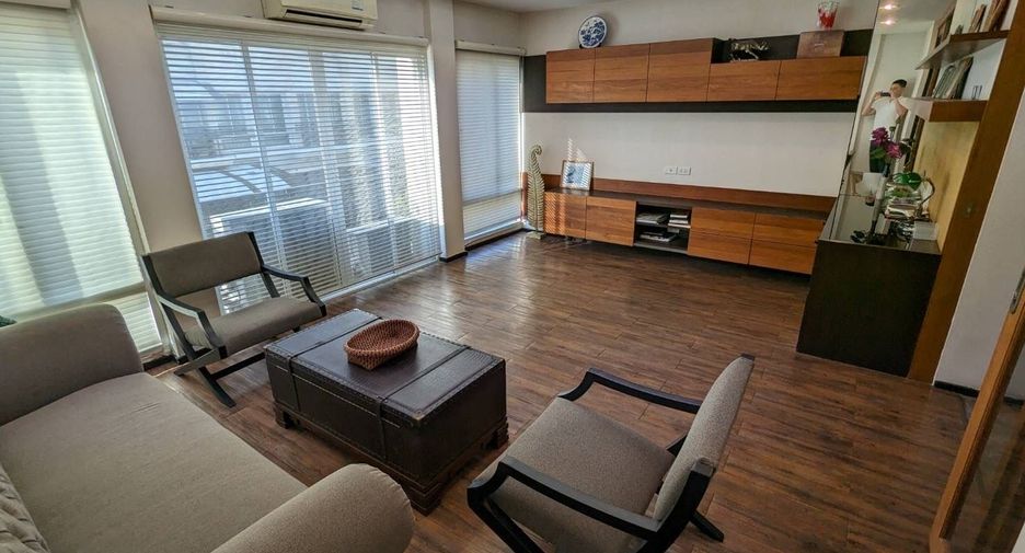 For sale 3 bedrooms townhouse in Prawet, Bangkok