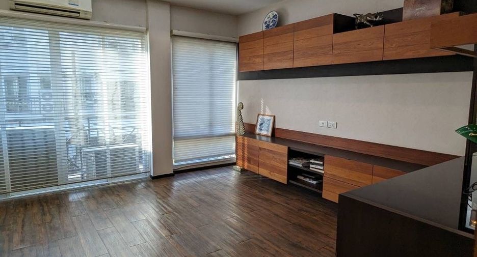 For sale 3 bedrooms townhouse in Prawet, Bangkok