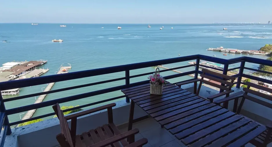 出售 和 出租 3 卧室 公寓 在 Si Racha, Chon Buri