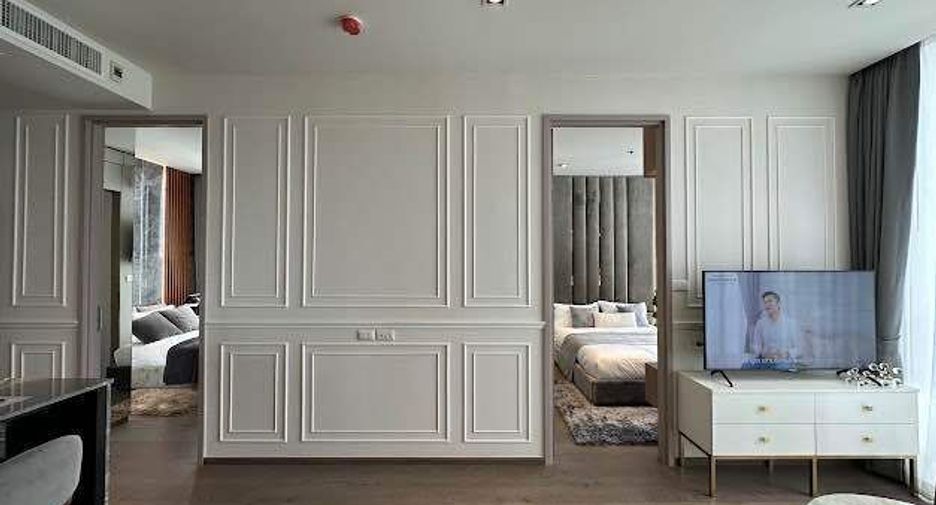 For sale 3 bedrooms condo in Khlong Toei, Bangkok