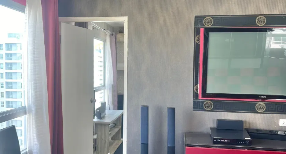 For sale 1 bed condo 