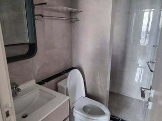 Condo en alquiler de 2 habitaciones en Huai Khwang, Bangkok