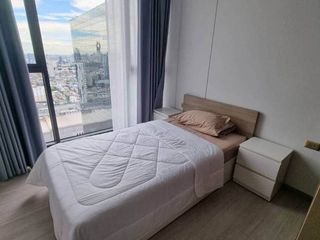 Condo en alquiler de 2 habitaciones en Huai Khwang, Bangkok