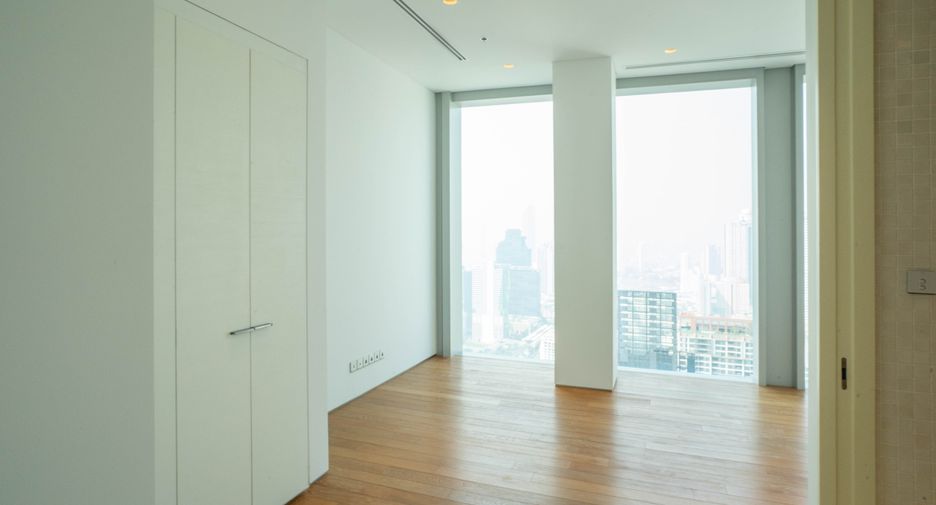 For sale 3 bedrooms condo in Sathon, Bangkok