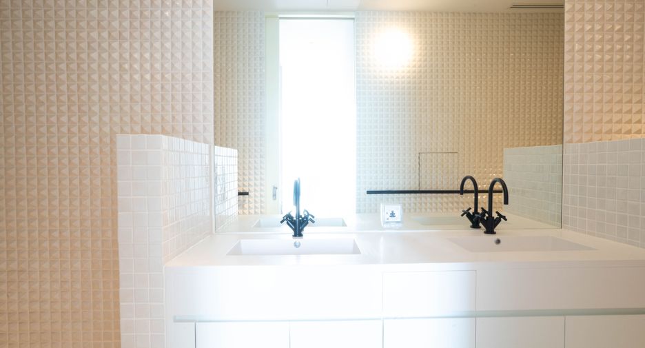 For sale 3 bedrooms condo in Sathon, Bangkok