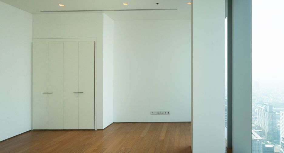 For sale 3 bedrooms condo in Sathon, Bangkok