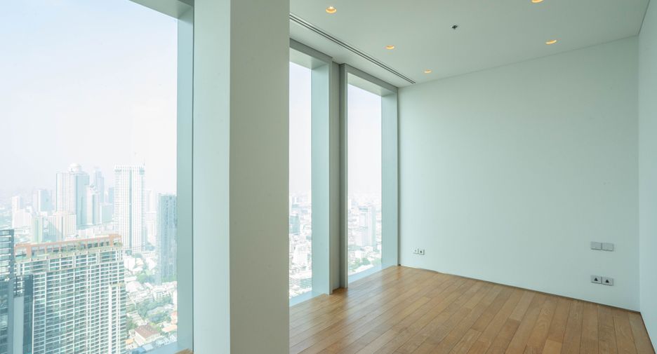 For sale 3 bedrooms condo in Sathon, Bangkok