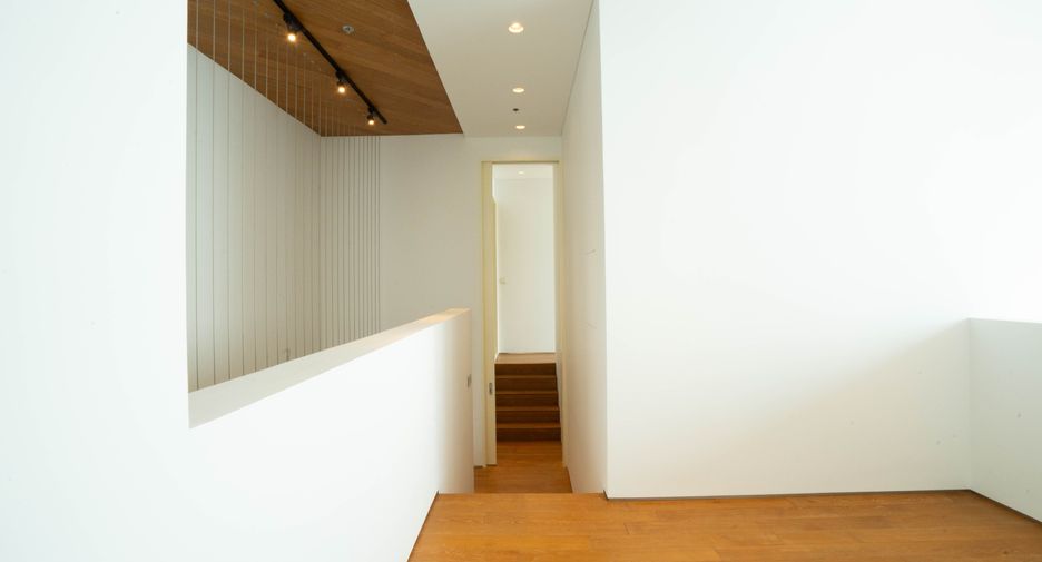 For sale 3 bedrooms condo in Sathon, Bangkok