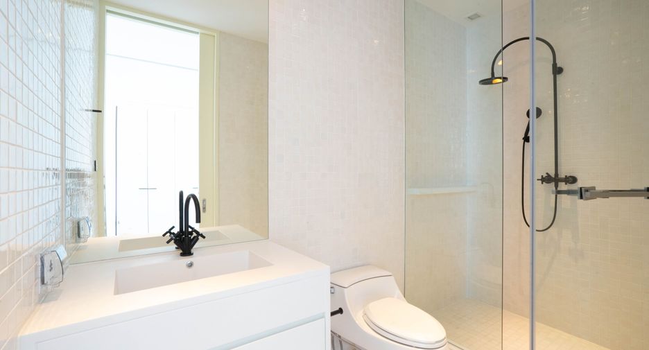 For sale 3 bedrooms condo in Sathon, Bangkok