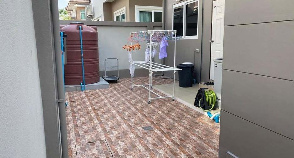 For sale 3 bedrooms house in Si Racha, Chonburi