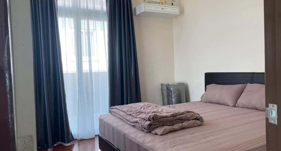 For sale 3 bedrooms house in Si Racha, Chonburi