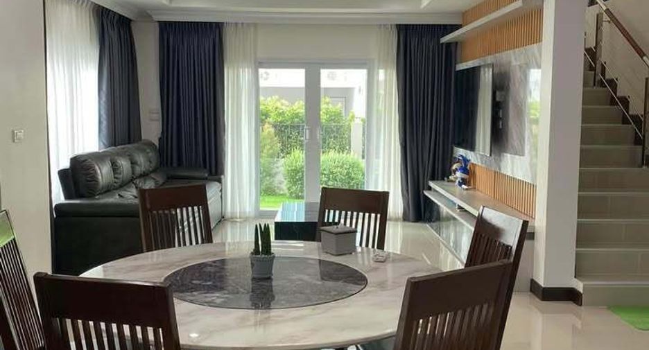 For sale 3 bedrooms house in Si Racha, Chonburi