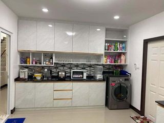 Haus zum Kauf mit 3 Zimmer in Si Racha, Chonburi
