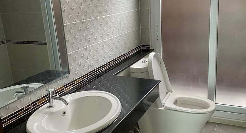 For sale 3 bedrooms house in Si Racha, Chonburi