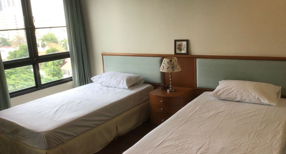 For rent 2 bedrooms condo in Watthana, Bangkok