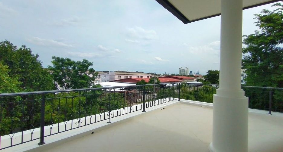 For sale 6 bedrooms house in Suan Luang, Bangkok