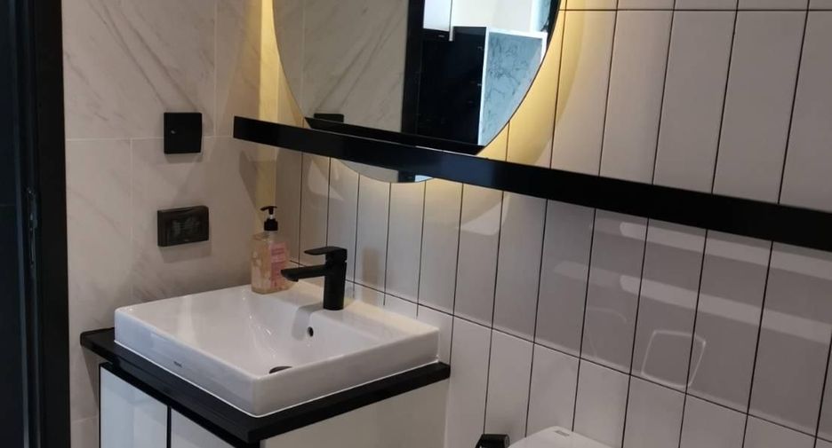 For rent studio condo in Khlong San, Bangkok