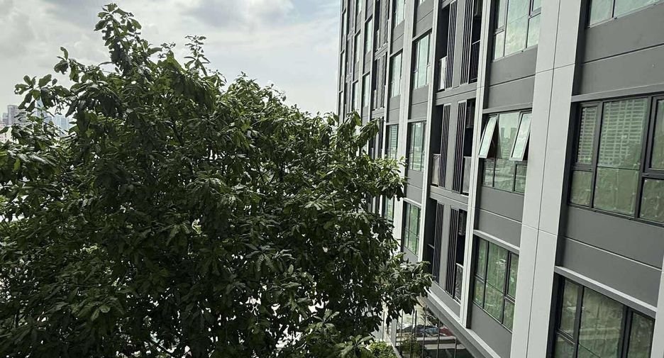 For sale studio condo in Khlong Toei, Bangkok