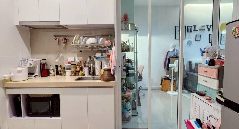 À louer 1 chambre condo à Huai Khwang, Bangkok